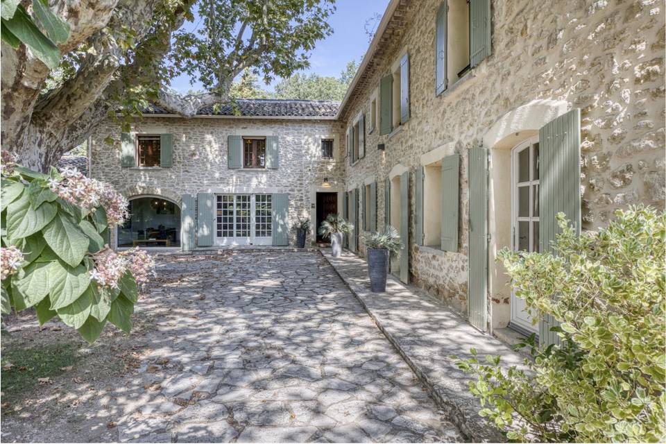 Entrée du mas
