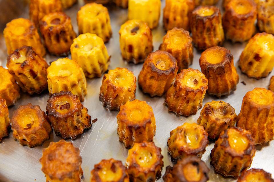 petits fours cuits sur une plaque