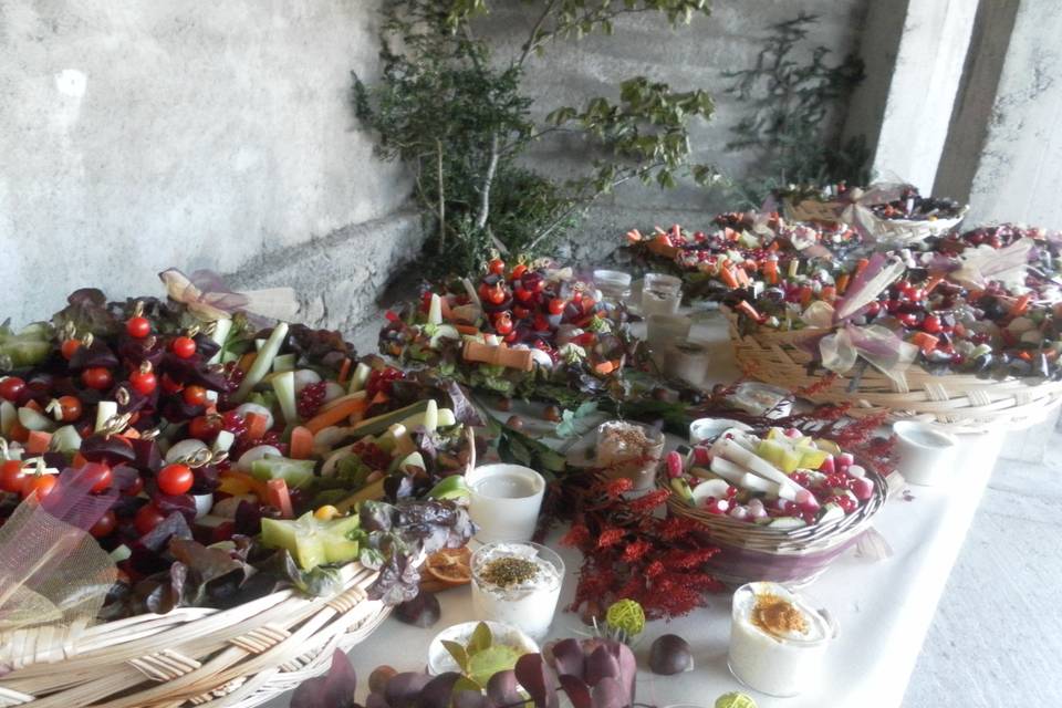 Buffet de légumes sur une table de 3 mètres