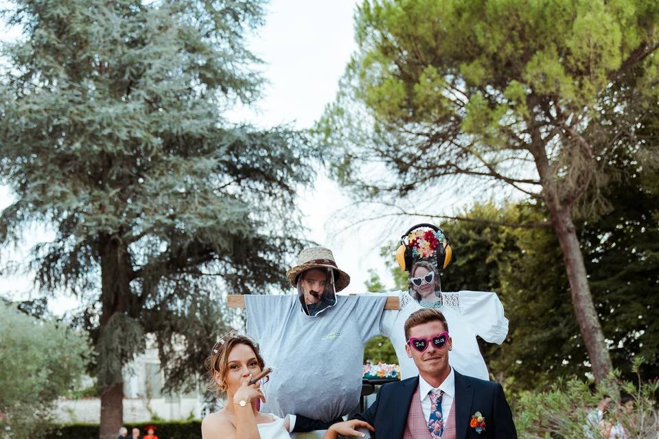 J & R
