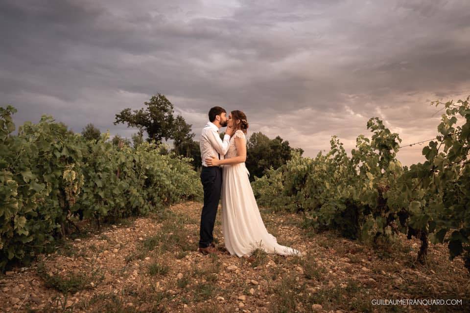 Photo de couple dans la vigne