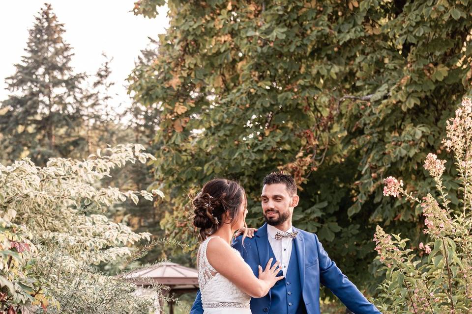 Photo de couple dans le parc