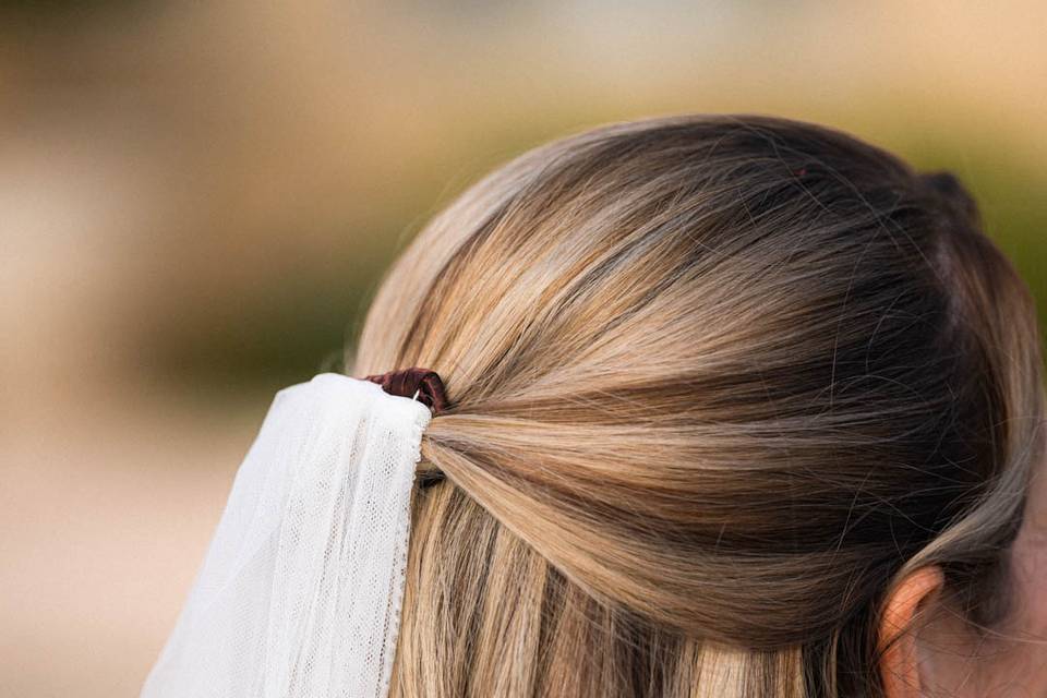 Détail cheveux mariée