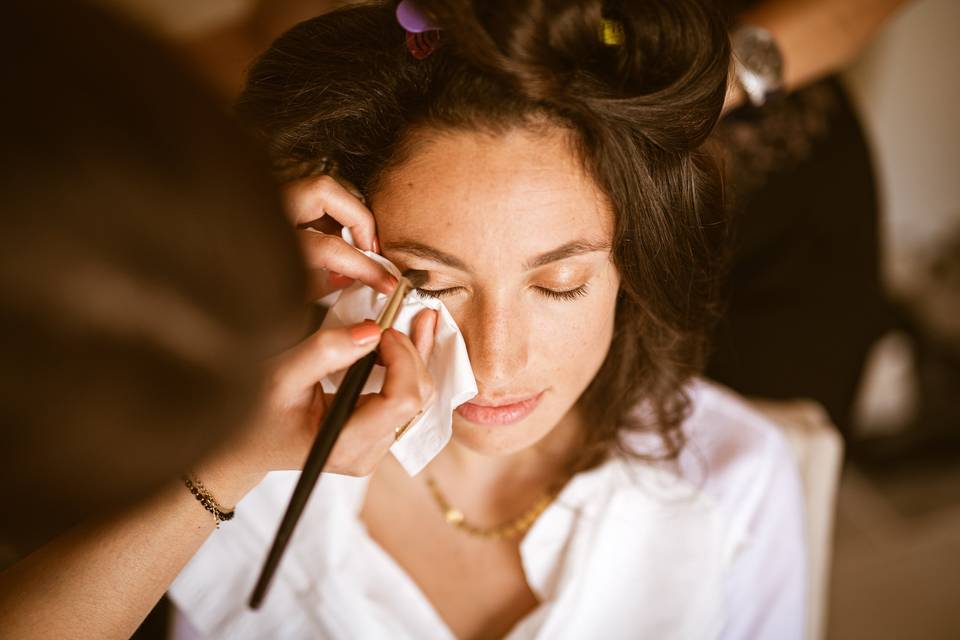 Sourcils Faisant Des Décorations De Salon Professionnelles