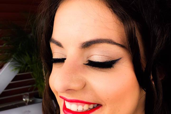 Glamour liner red lips