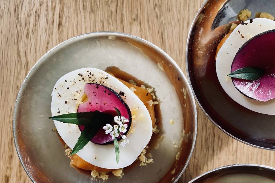 Œuf mimosa bio et pickles