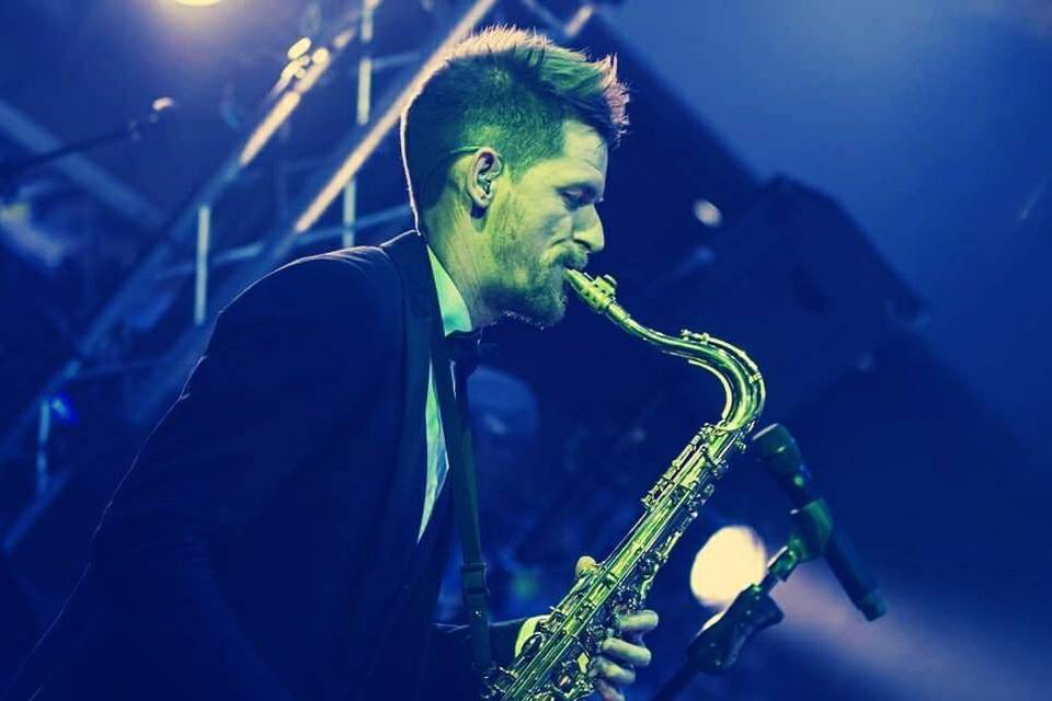 Hugo DIAZ | Chanteur/Sax