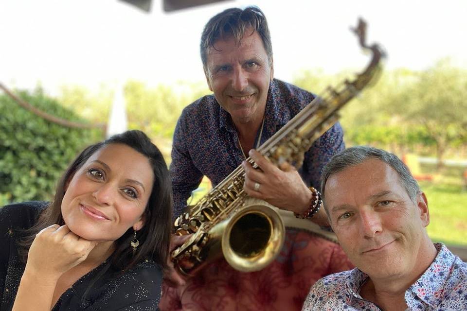 Ginger Brown - Live Music, Sax & DJ