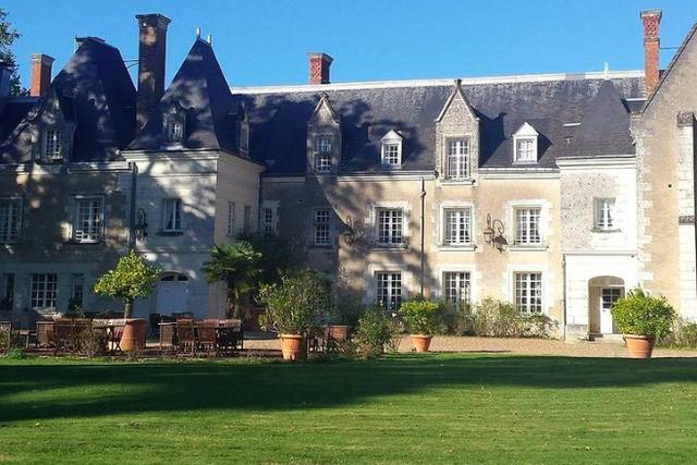 La terrasse devant le chateau