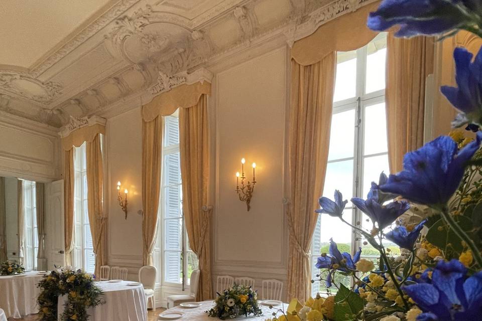 Salle bleue et jaune