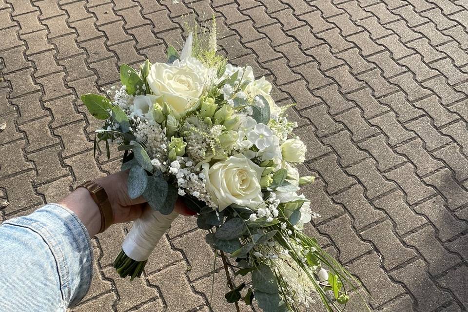 Bouquet de mariée retombant