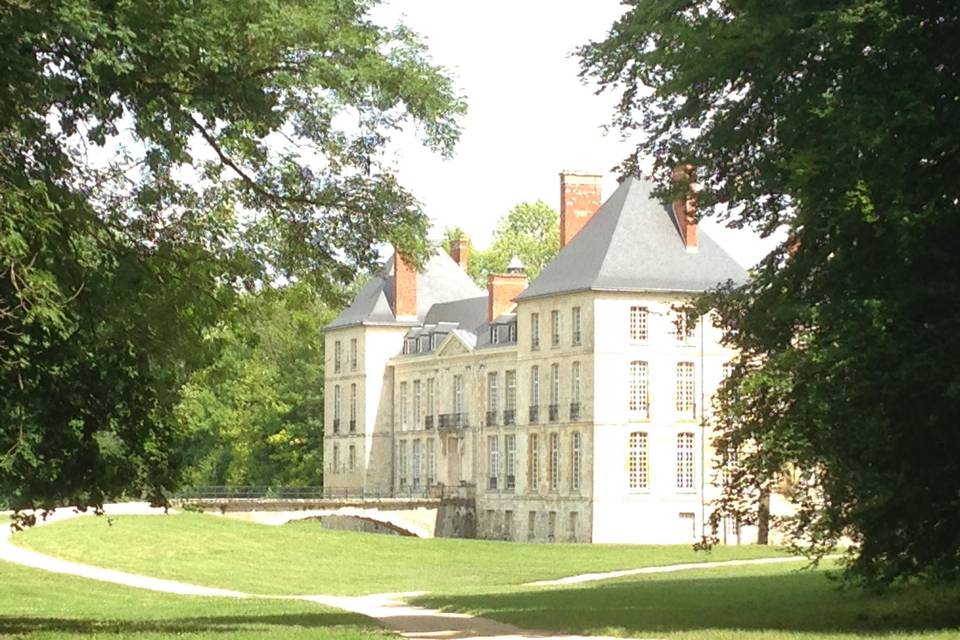 Chateau De Thugny