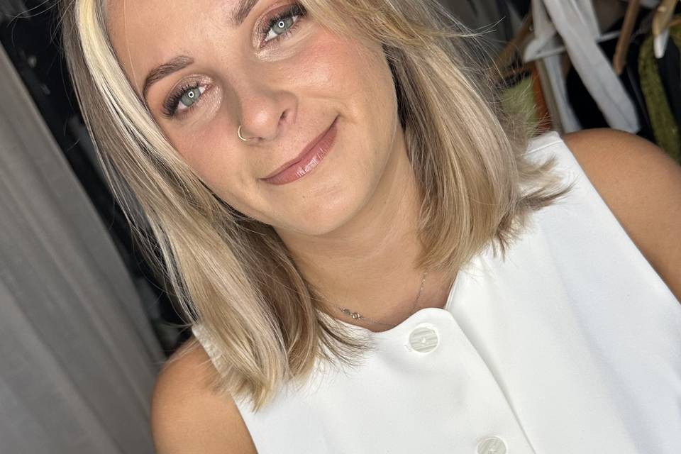 Coiffure et maquillage invité