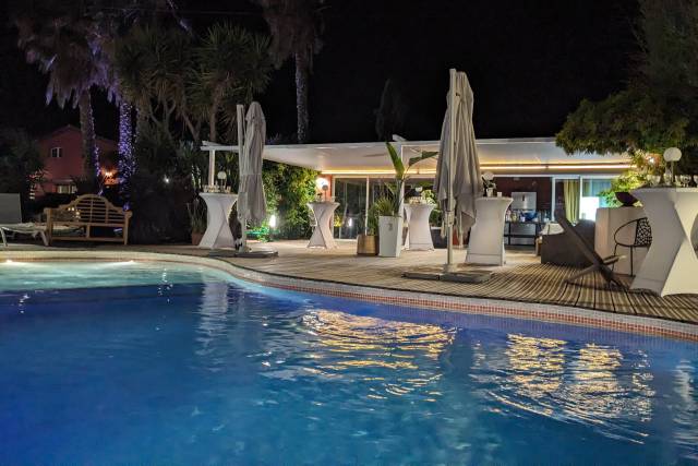 Pool house
