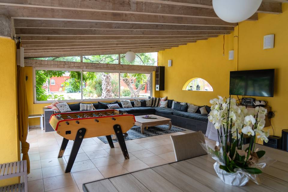Pool fouse