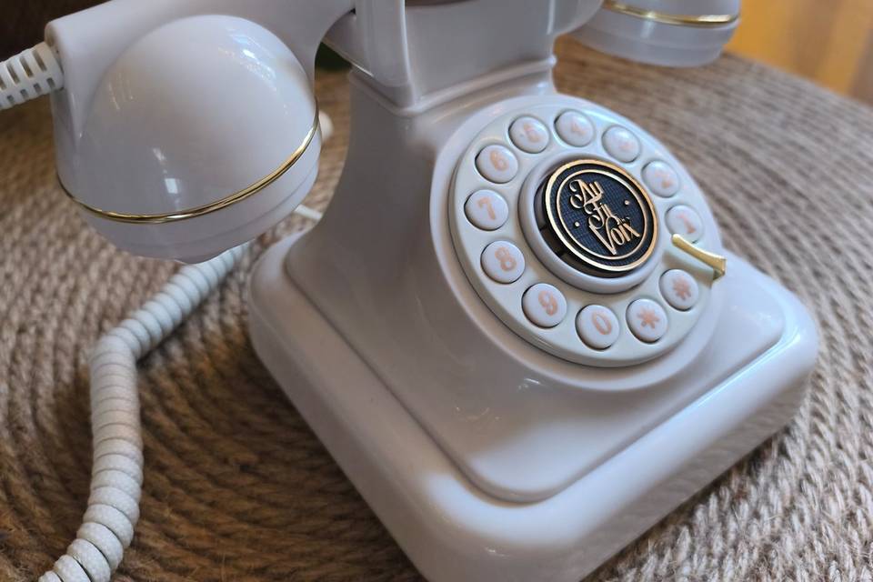Téléphone vintage beige
