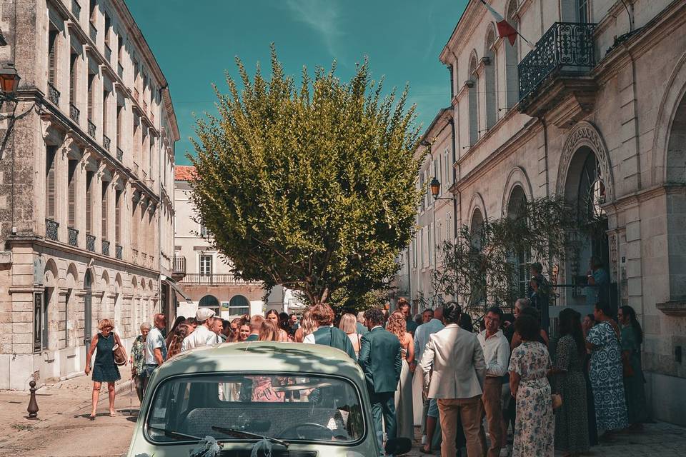 Sortie de la mairie
