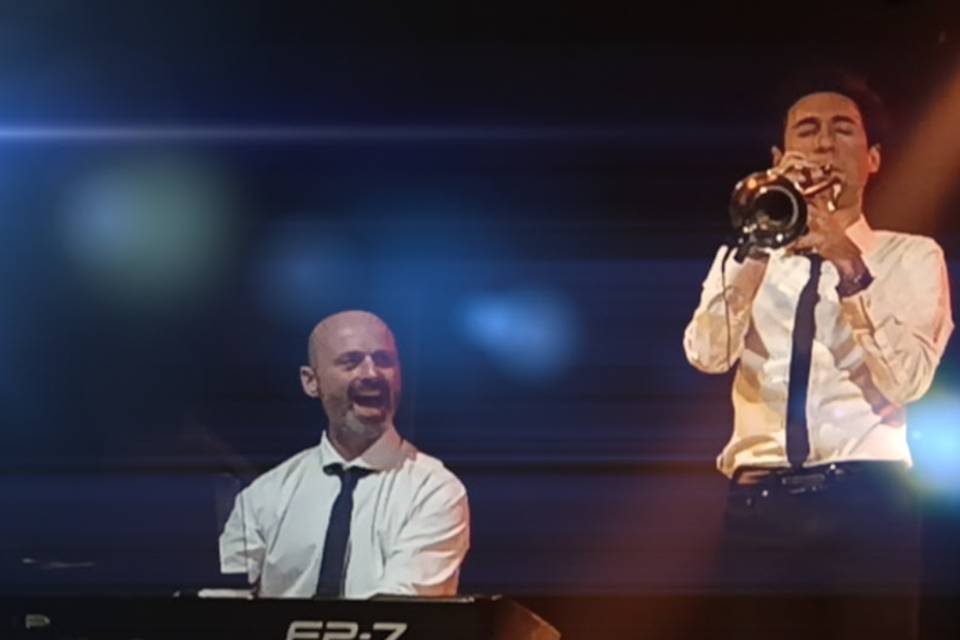 Aka Live