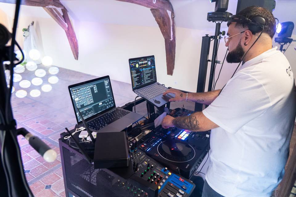 DJ travail