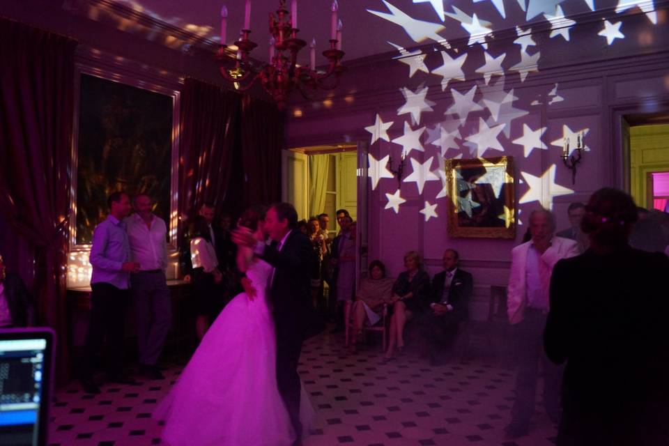 canon-confettis-ouverture-de-bal-premiere-danse-mariage-rennes - Jeremy  Beaudor - DJ Mariage Rennes