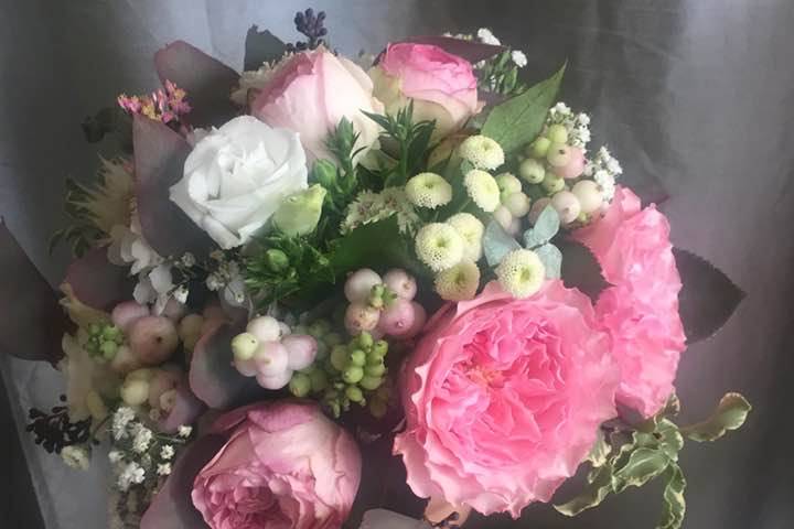 Bouquet roses anciennes et cam