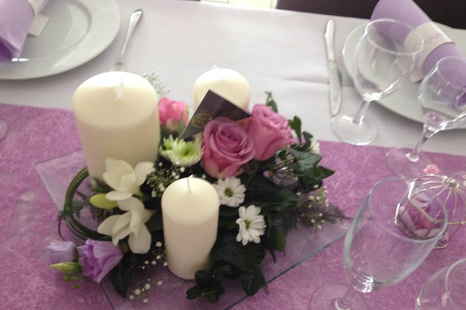 Centre de table parme avec bouquet