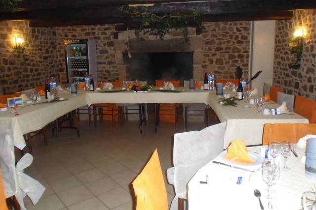 Vue intérieure avec tables