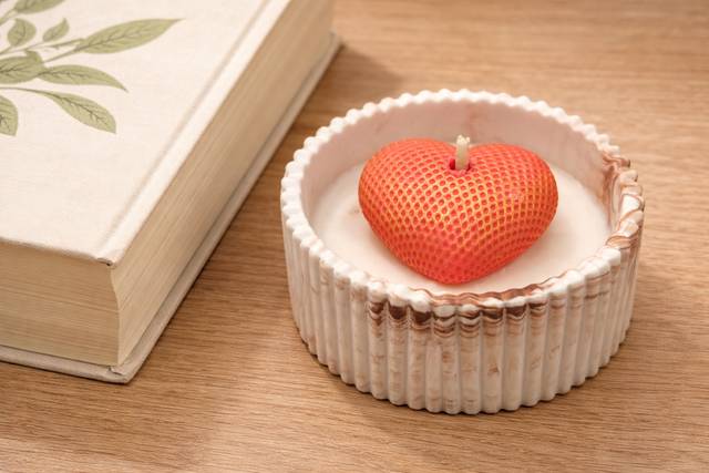 Bougie Coeur en Jesmonite