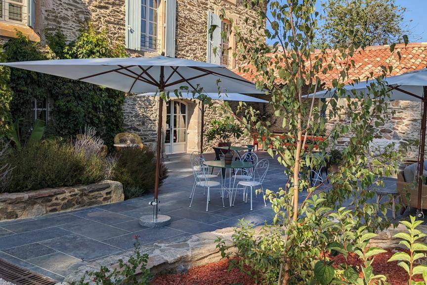 Terrasse ombragée pour récepti