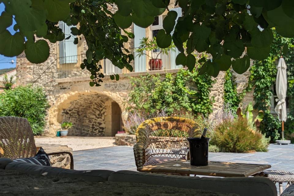 Terrasse conviviale et élégant