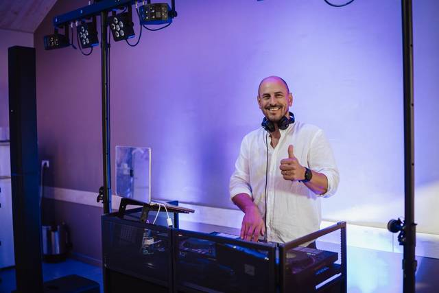 Votre Dj, Thomas