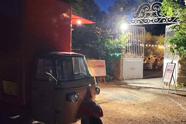 En attendant les mariés