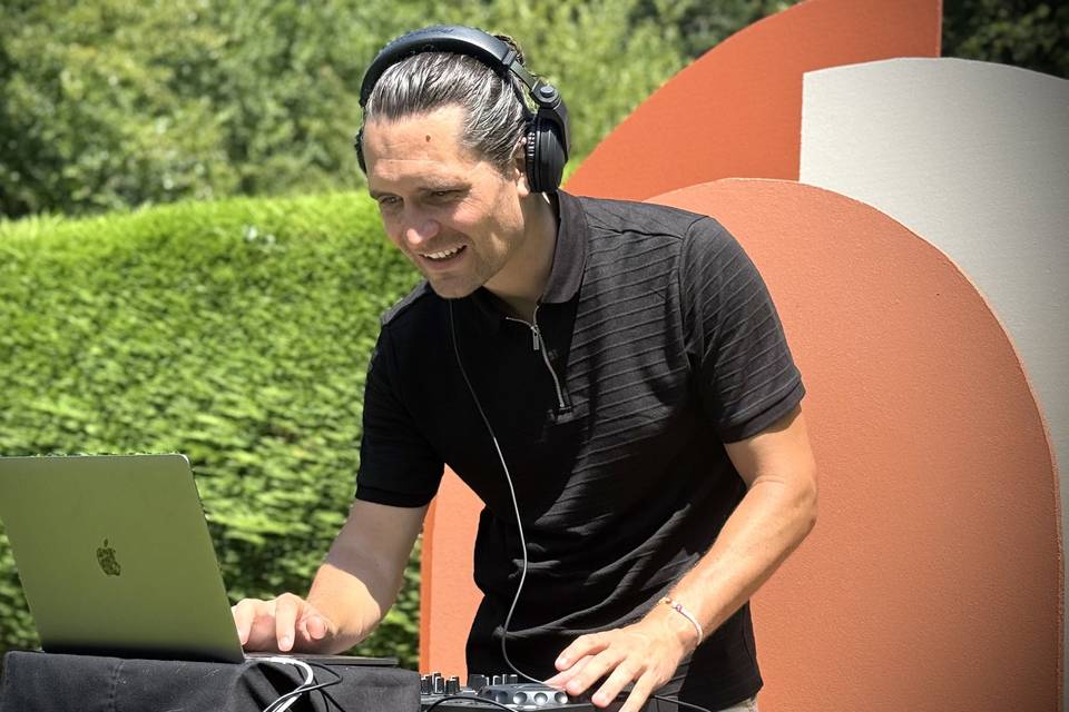 DJ pool