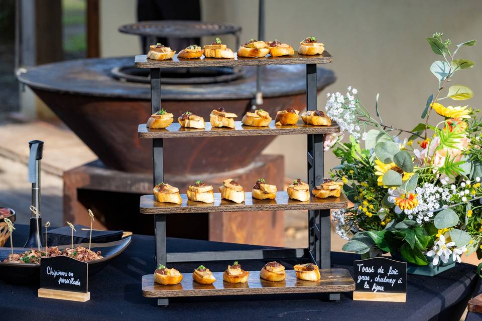 Présentoir à amuse bouches à plusieurs niveaux