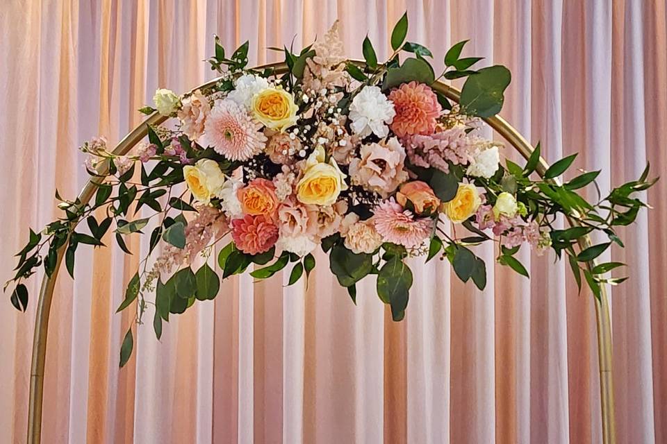 Arche florale romantique