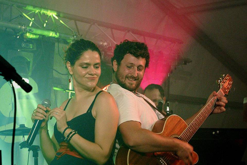 Chanteuse + Guitariste