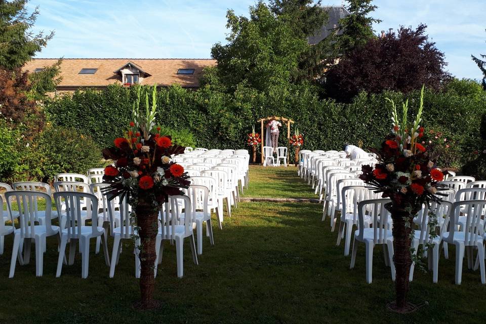 Cour Pavée et Jardin