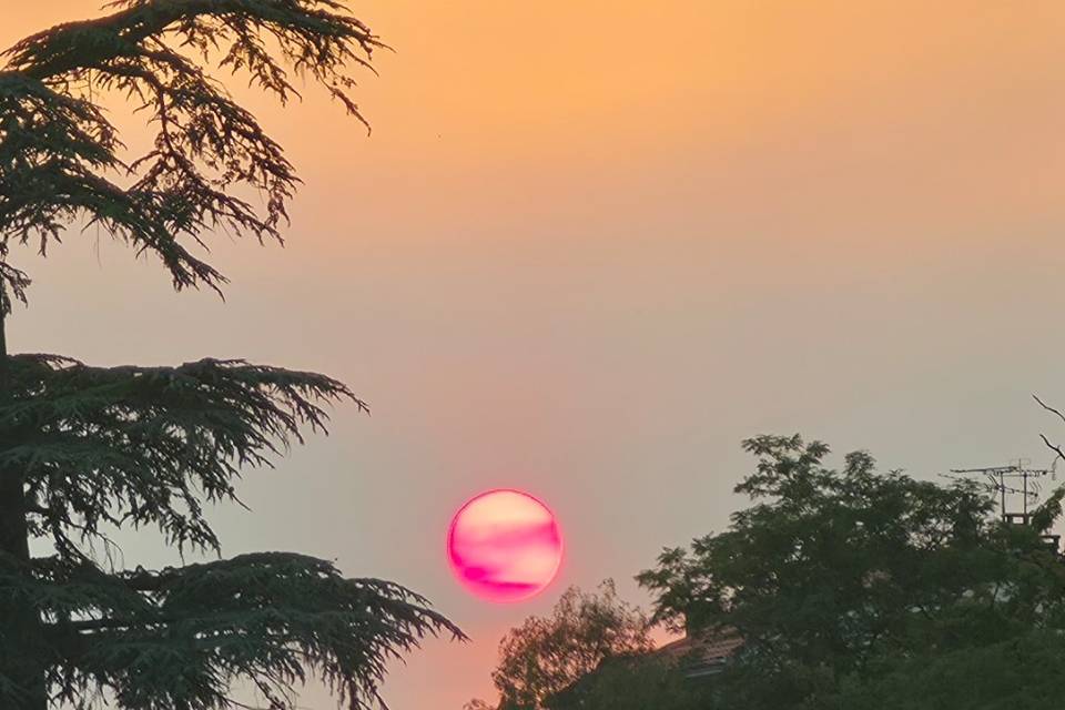 Soleil rouge sans trucage