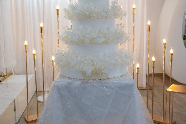 Grand gâteau de lumière.
