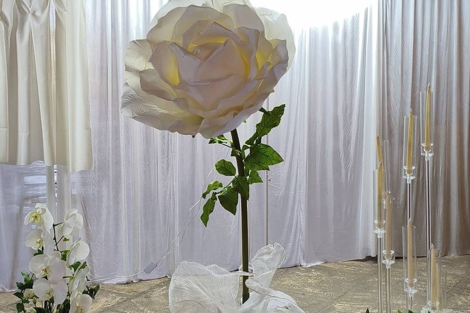Rose géante gauche
