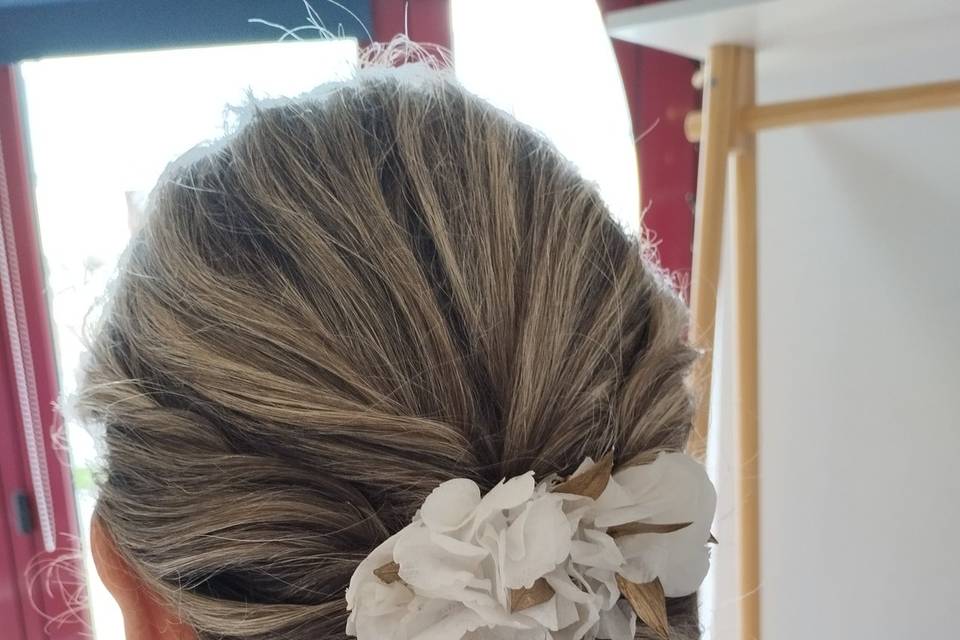 La mariée et son chignon bas