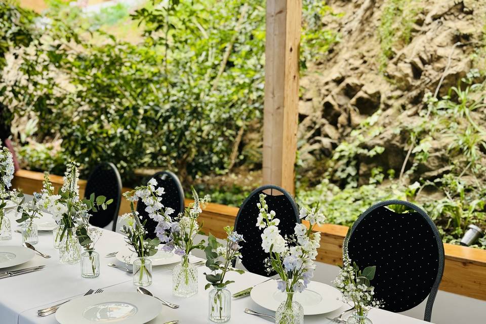 Vases table