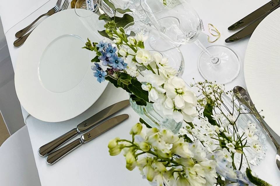 Vases table