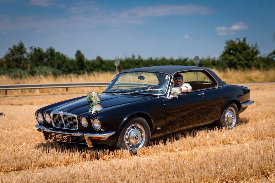 Jaguar XJ Coupé bleu nuit