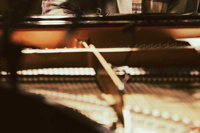 Piano solo jazz blues groove