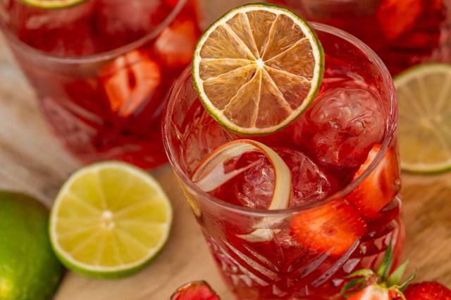 Negroni Fraise & Hibiscus