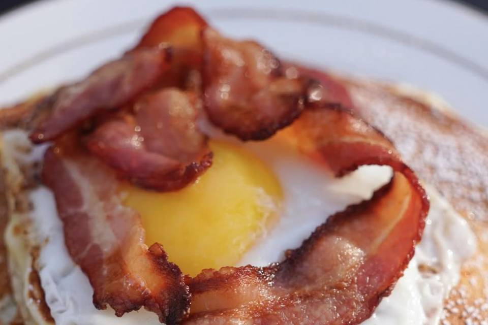 Pancakes oeufs bacon