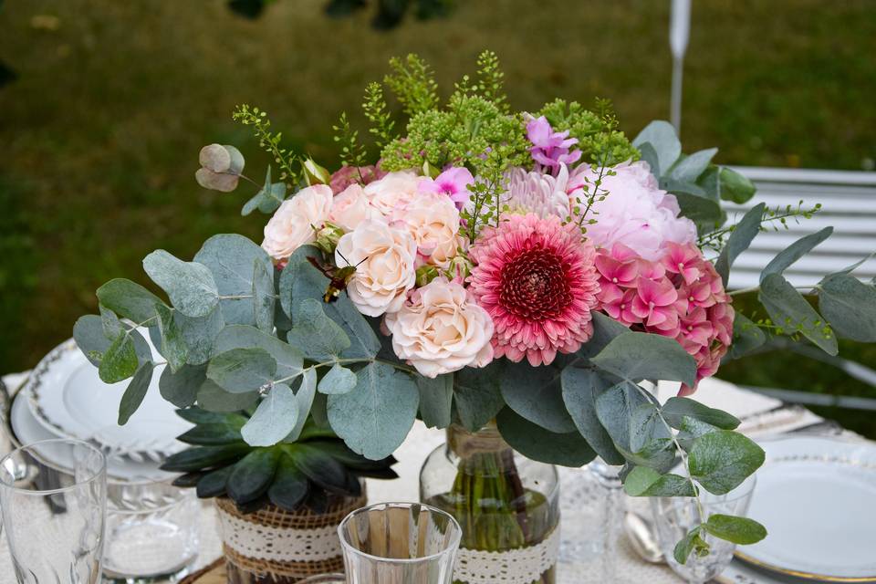 Décoration de table fleurie