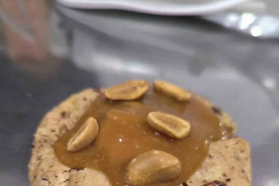 Noir cacahuète caramel
