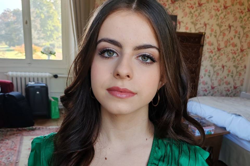 Maquillage coiffure invitée